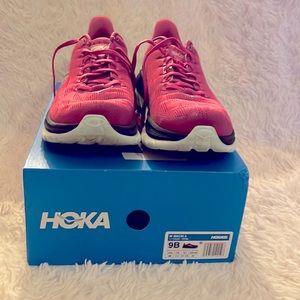 Hoka Mach 4 Running Shoe- Women Size 9